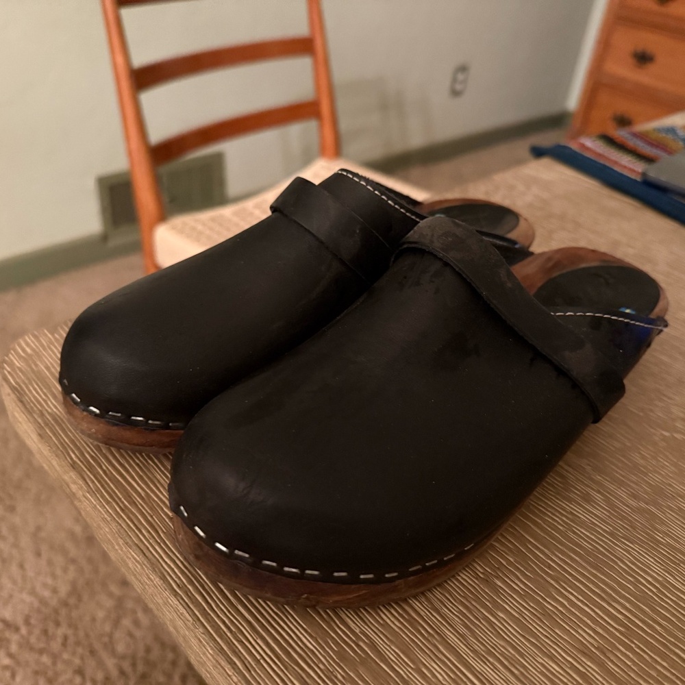 Lotta Clogs